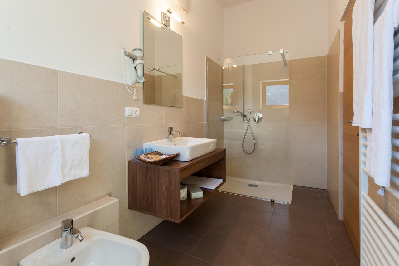 Deluxe Double Room with Shower,789637770:JPEG